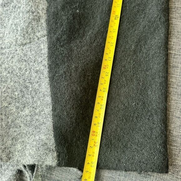 For Cynthia Womens Wool Sleeveless
Open Cardigan Sz XL Pockets Fringed NEW - Picture 2 of 10